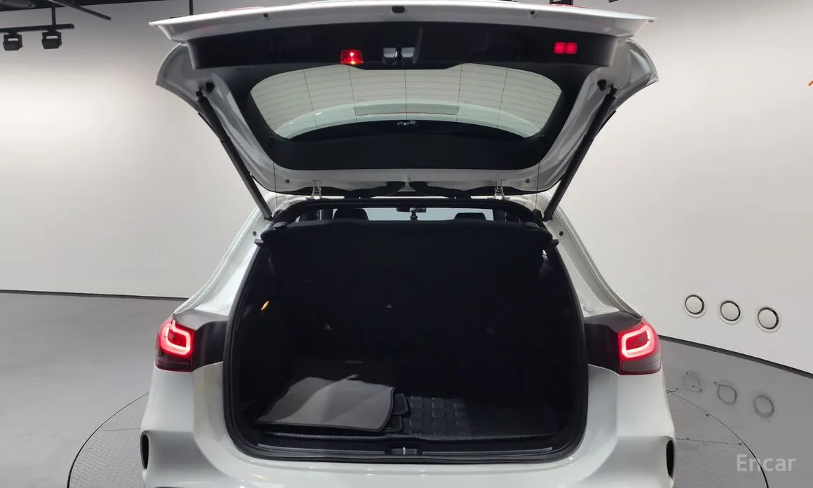 Фото 20 - Mercedes-Benz GLA-Class