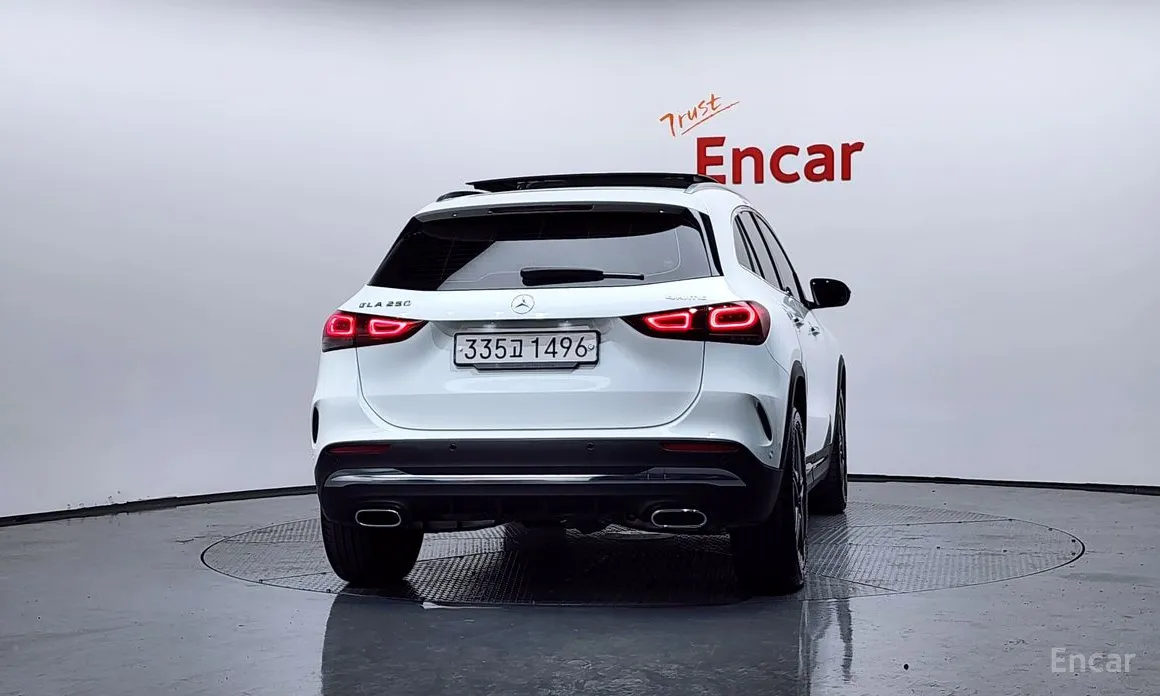 Фото 4 - Mercedes-Benz GLA-Class