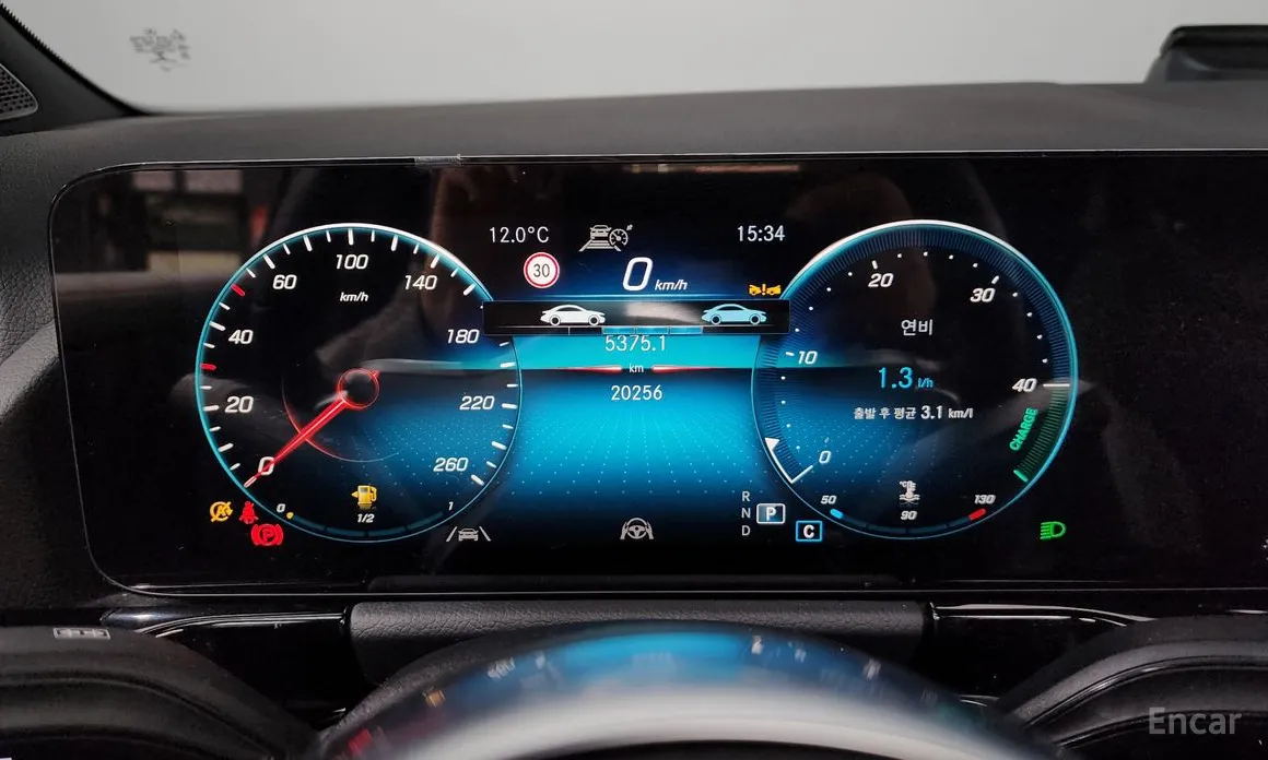 Фото 8 - Mercedes-Benz GLA-Class