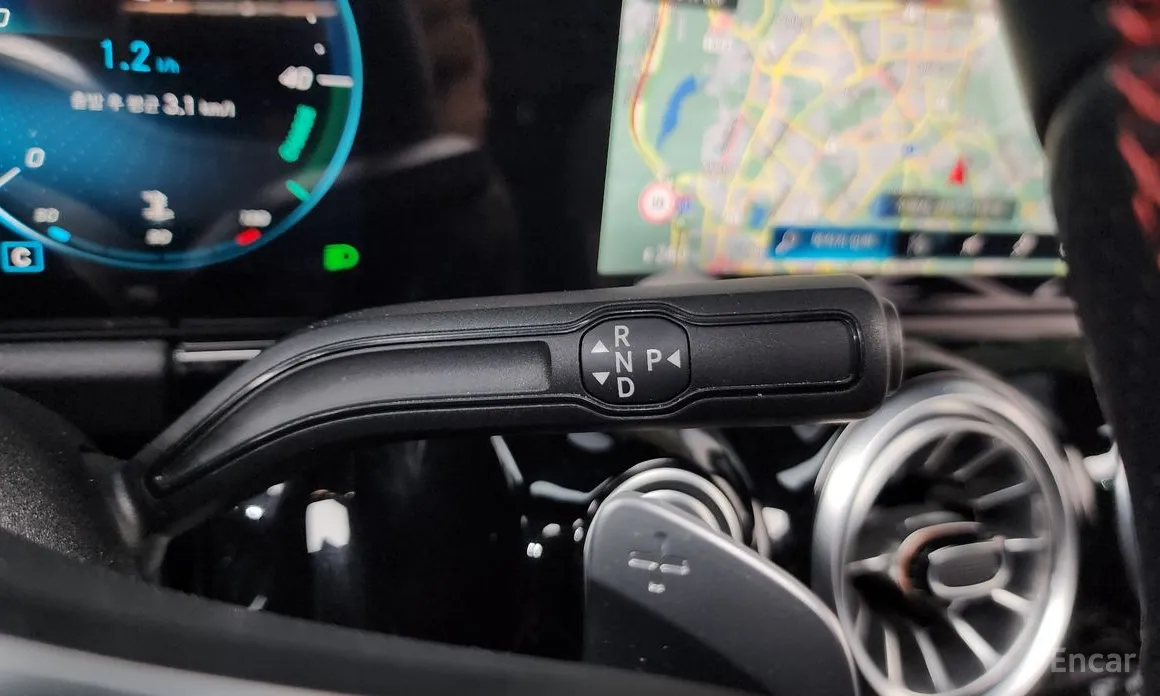 Фото 9 - Mercedes-Benz GLA-Class