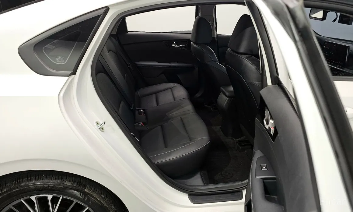 Фото 13 - Kia K3