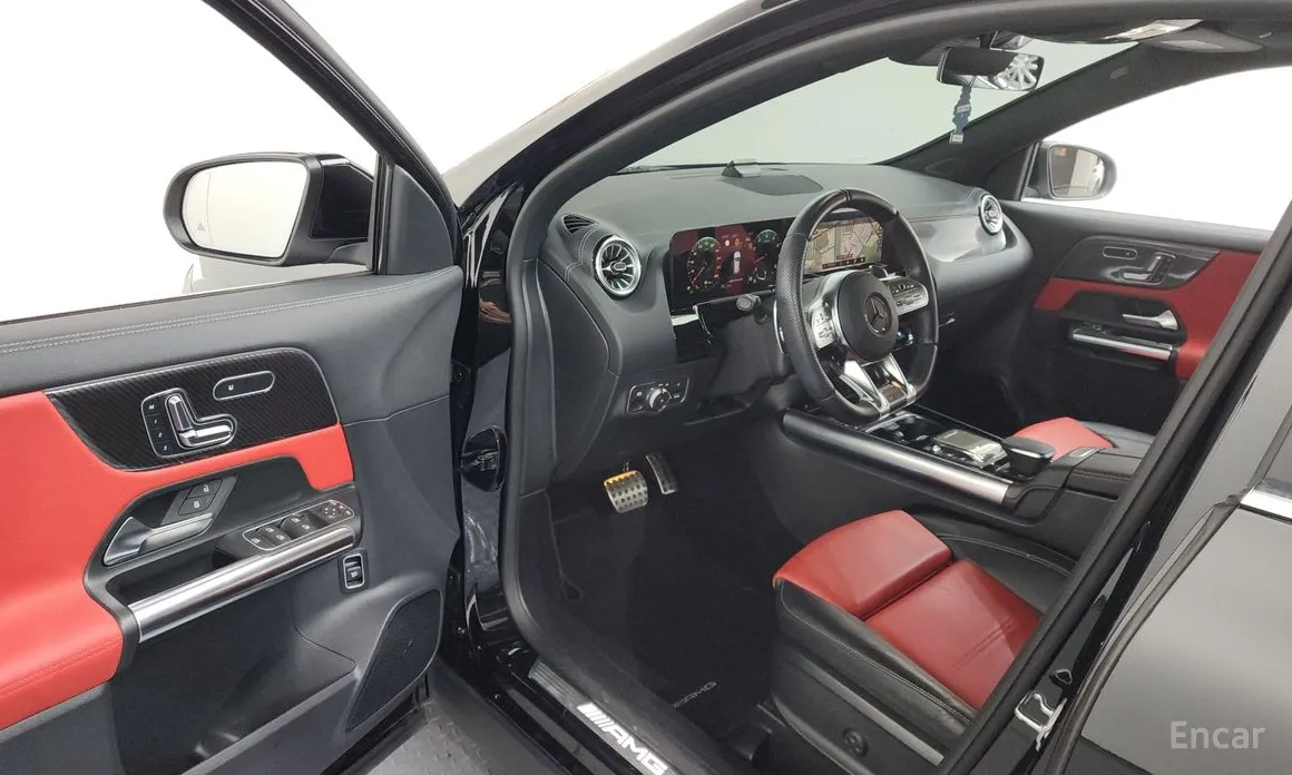 Фото 10 - Mercedes-Benz GLA-Class