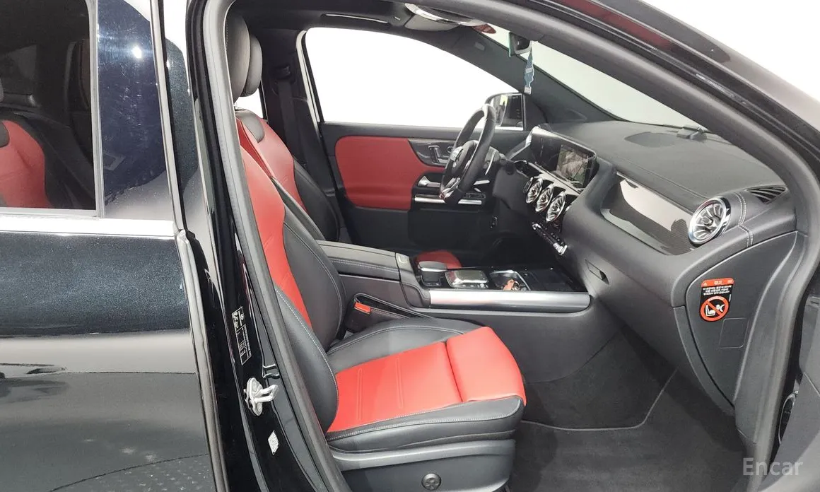 Фото 11 - Mercedes-Benz GLA-Class