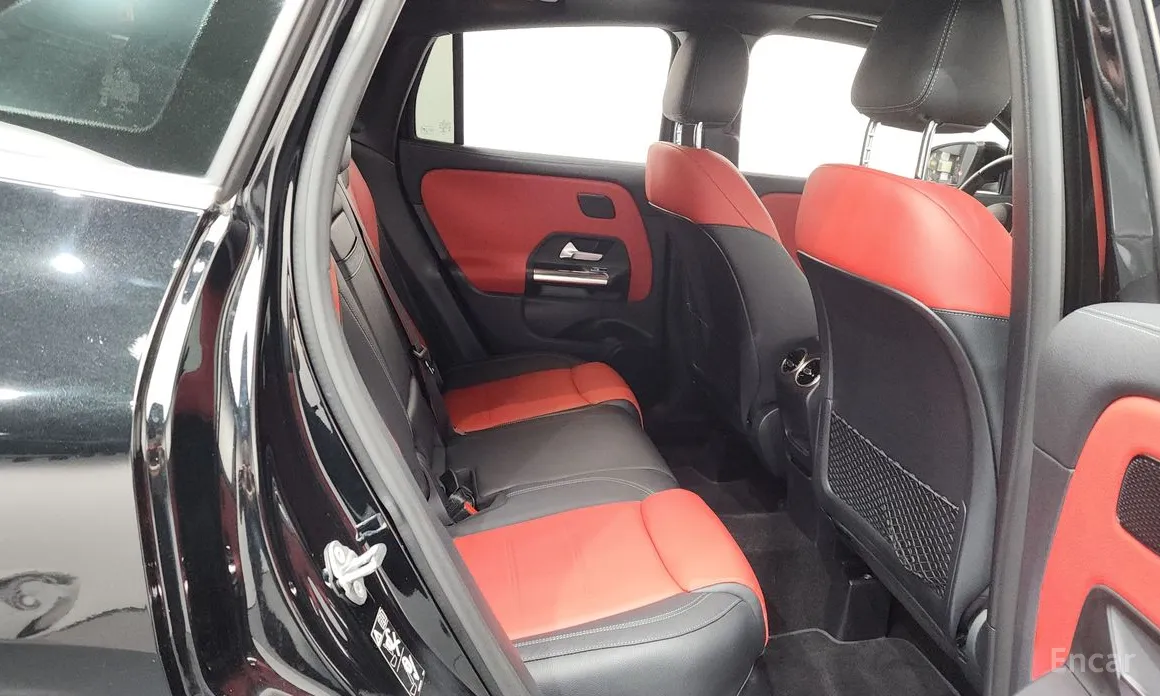 Фото 12 - Mercedes-Benz GLA-Class