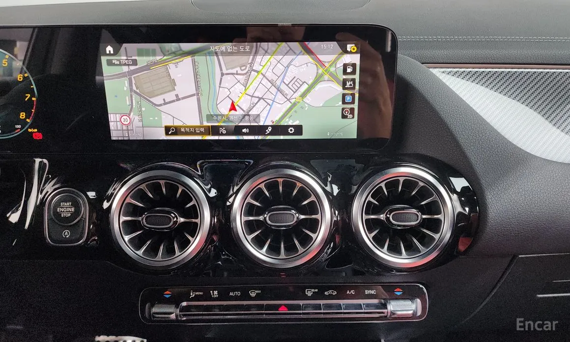 Фото 14 - Mercedes-Benz GLA-Class