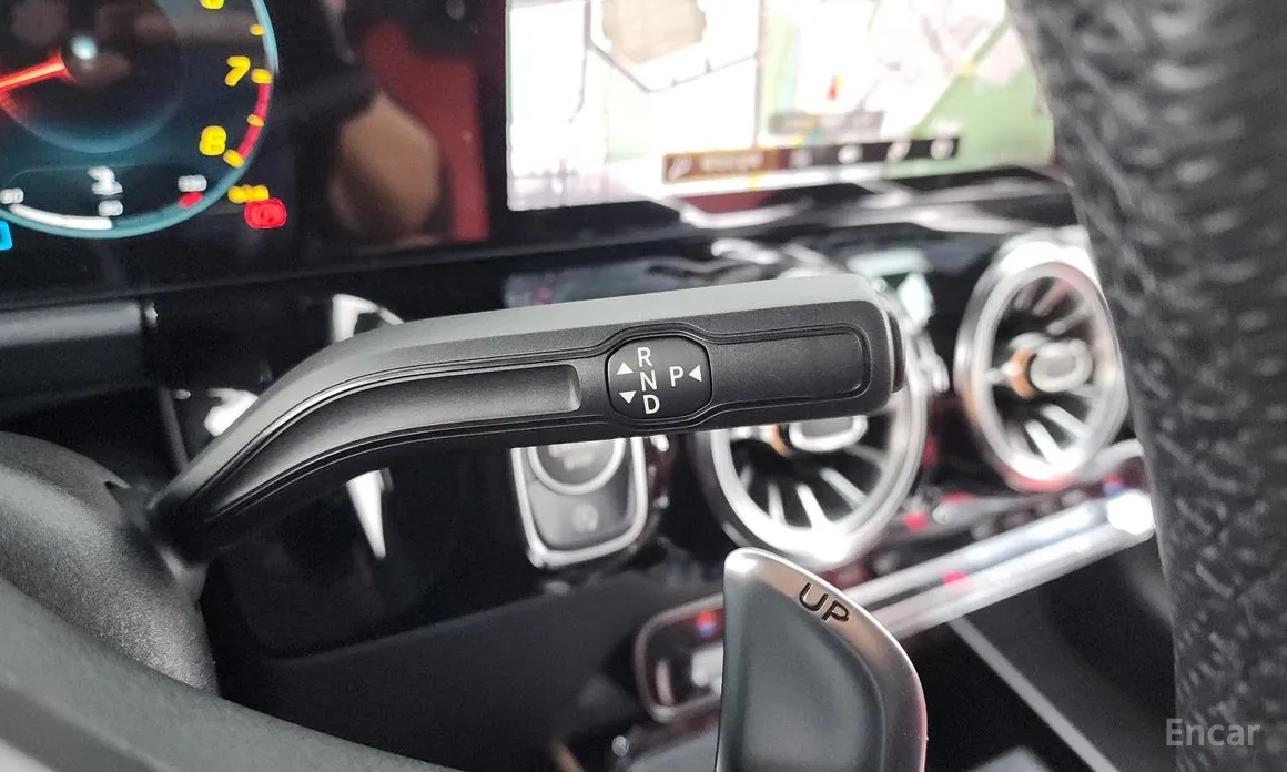 Фото 9 - Mercedes-Benz GLA-Class