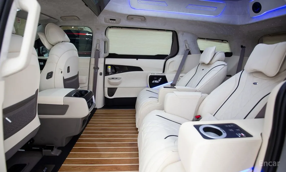 Фото 11 - Kia Carnival