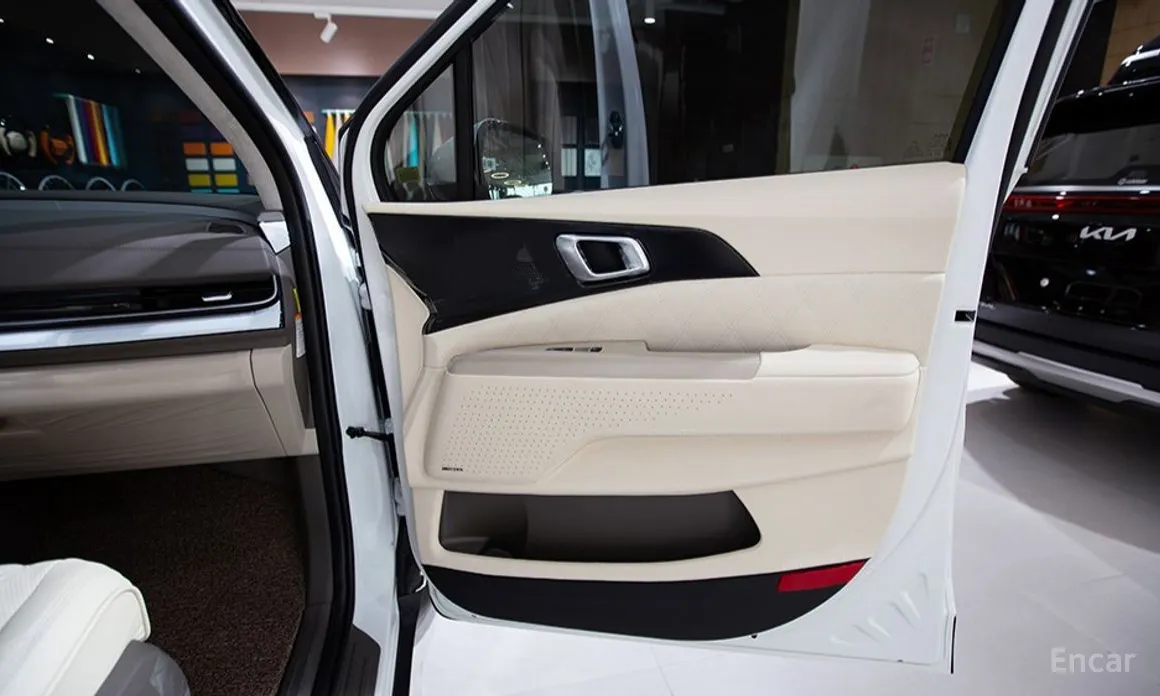 Фото 8 - Kia Carnival