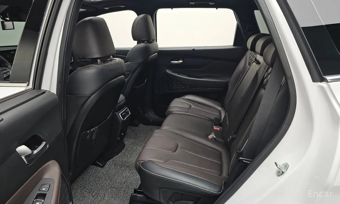 Фото 12 - Hyundai Santa Fe