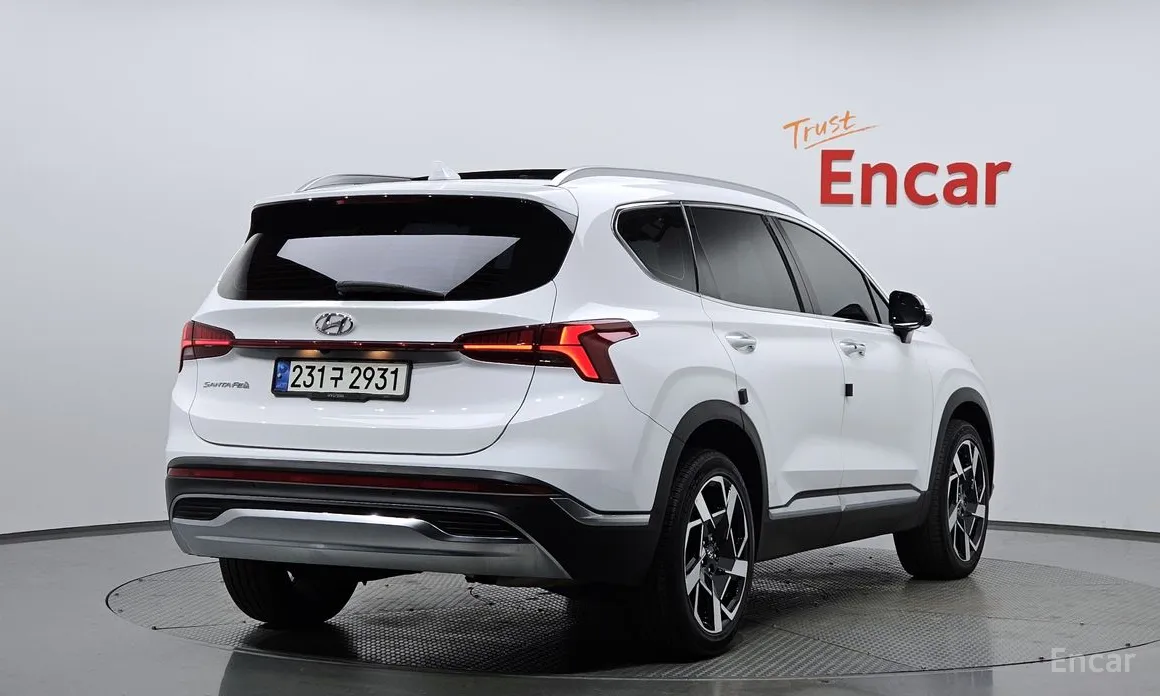 Фото 2 - Hyundai Santa Fe