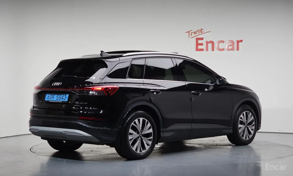 Фото 2 - Audi Q4 e-tron