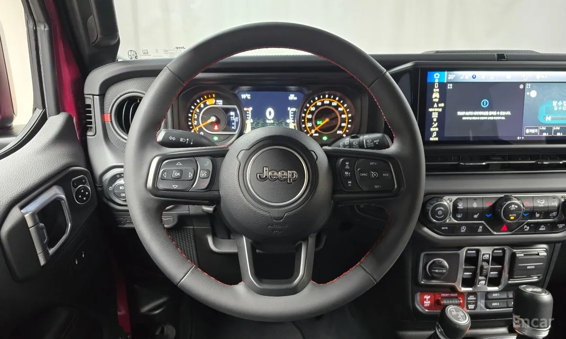 Фото 13 - Jeep Wrangler