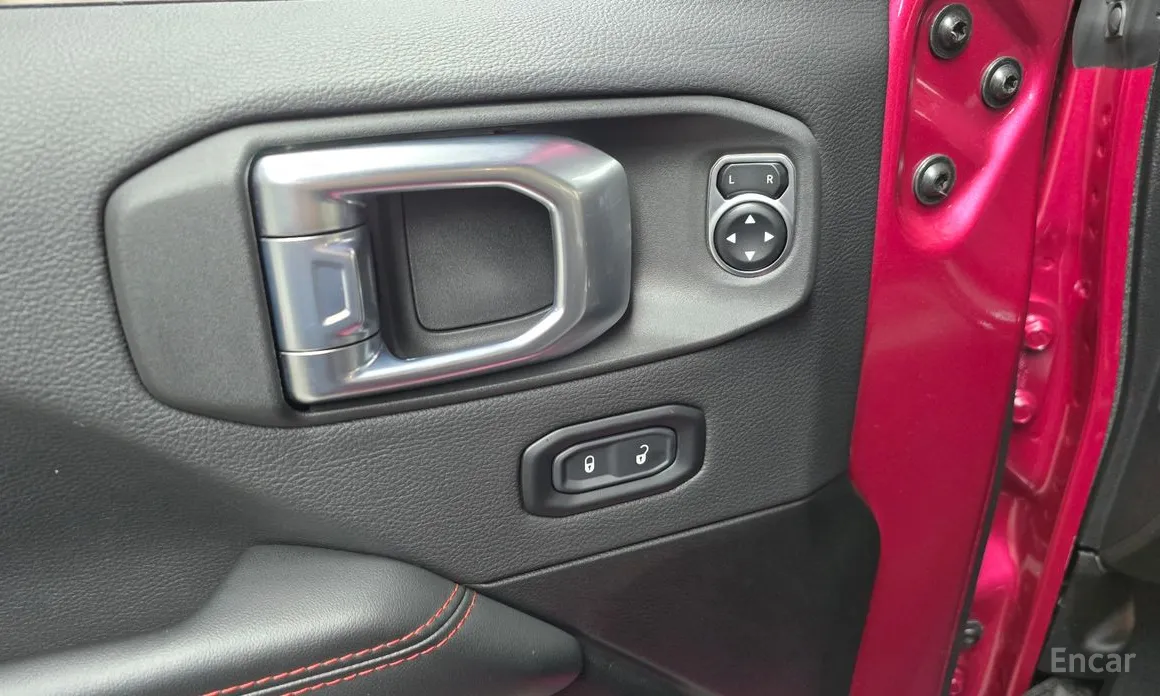 Фото 18 - Jeep Wrangler