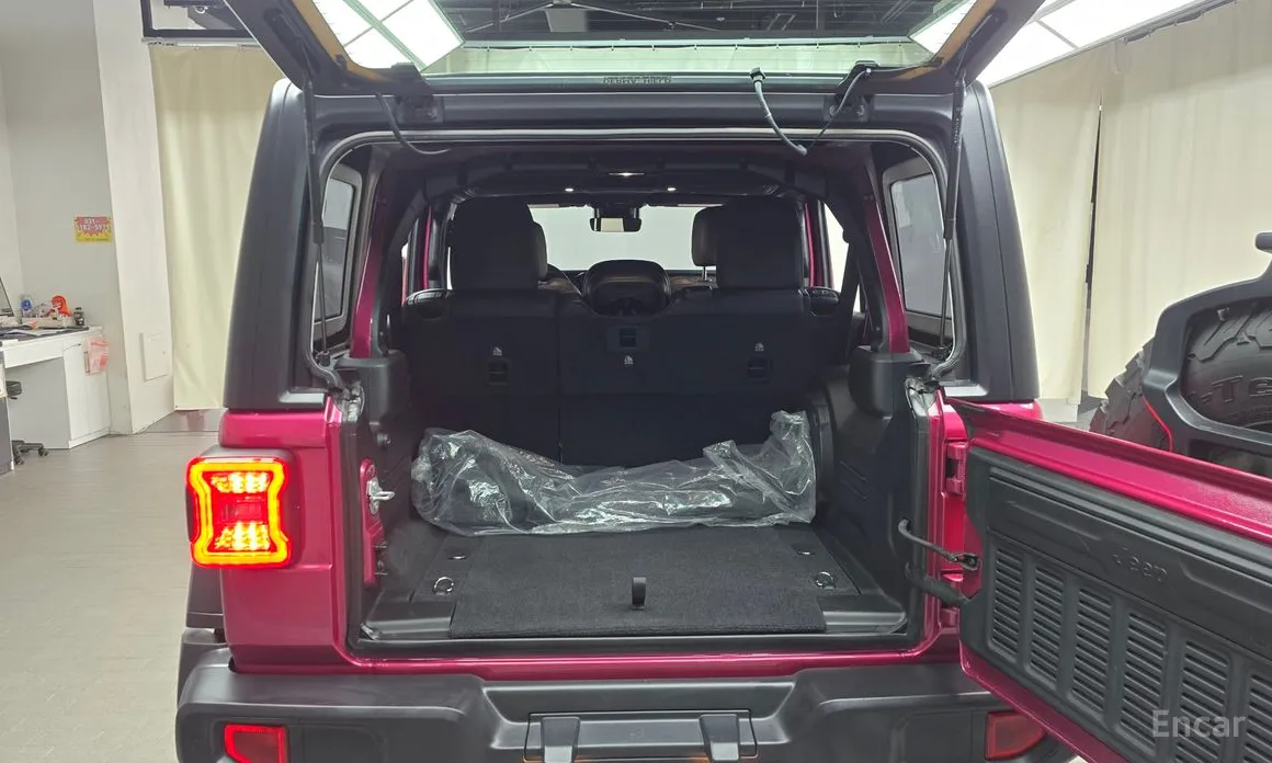 Фото 20 - Jeep Wrangler