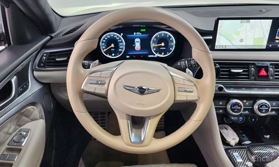 Фото 13 - Genesis G70