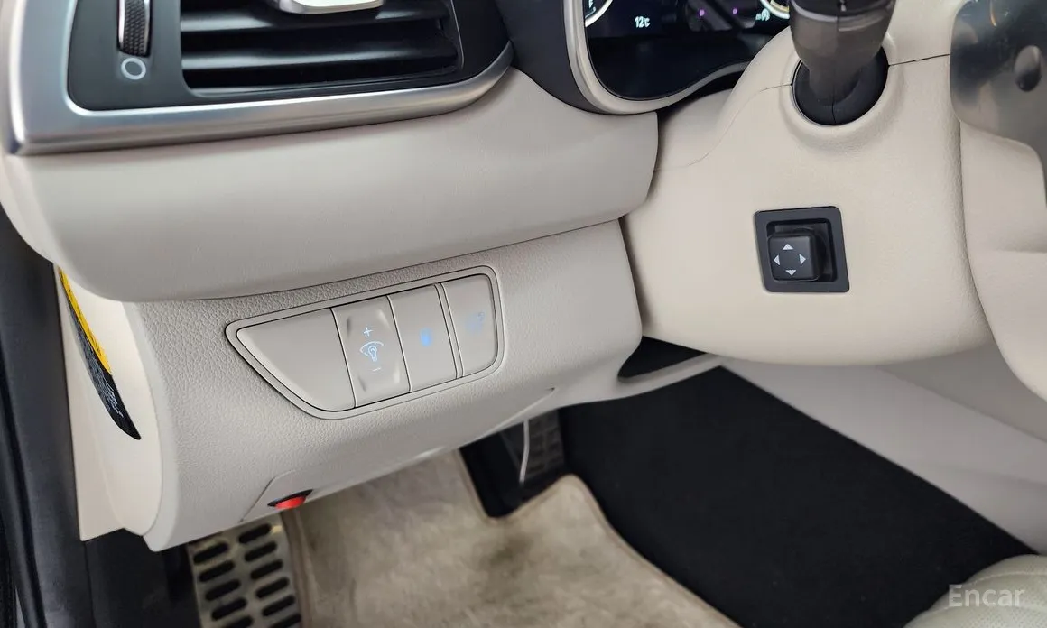 Фото 14 - Genesis G70