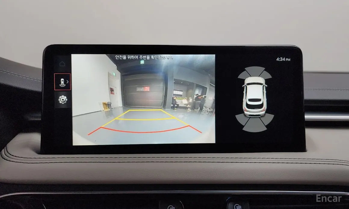 Фото 16 - Genesis G70