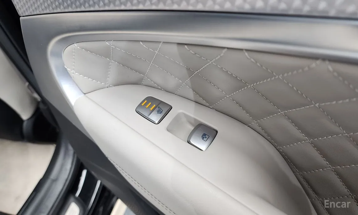 Фото 18 - Genesis G70