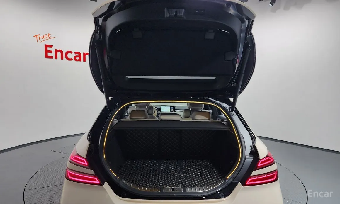 Фото 20 - Genesis G70