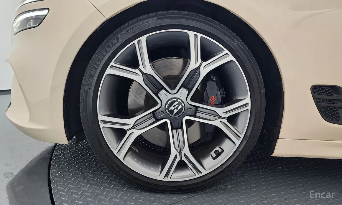 Фото 5 - Genesis G70