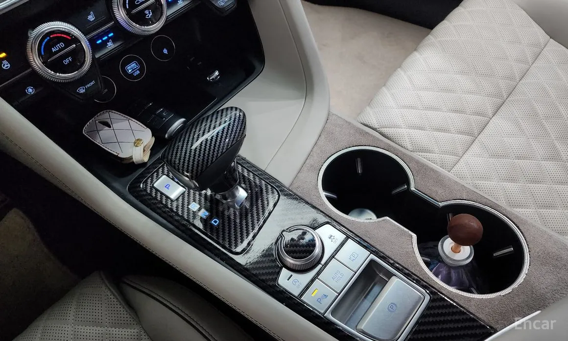 Фото 9 - Genesis G70