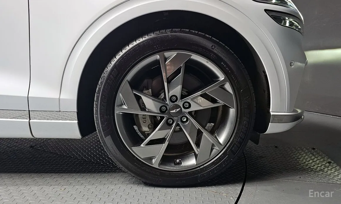 Фото 5 - Genesis GV70