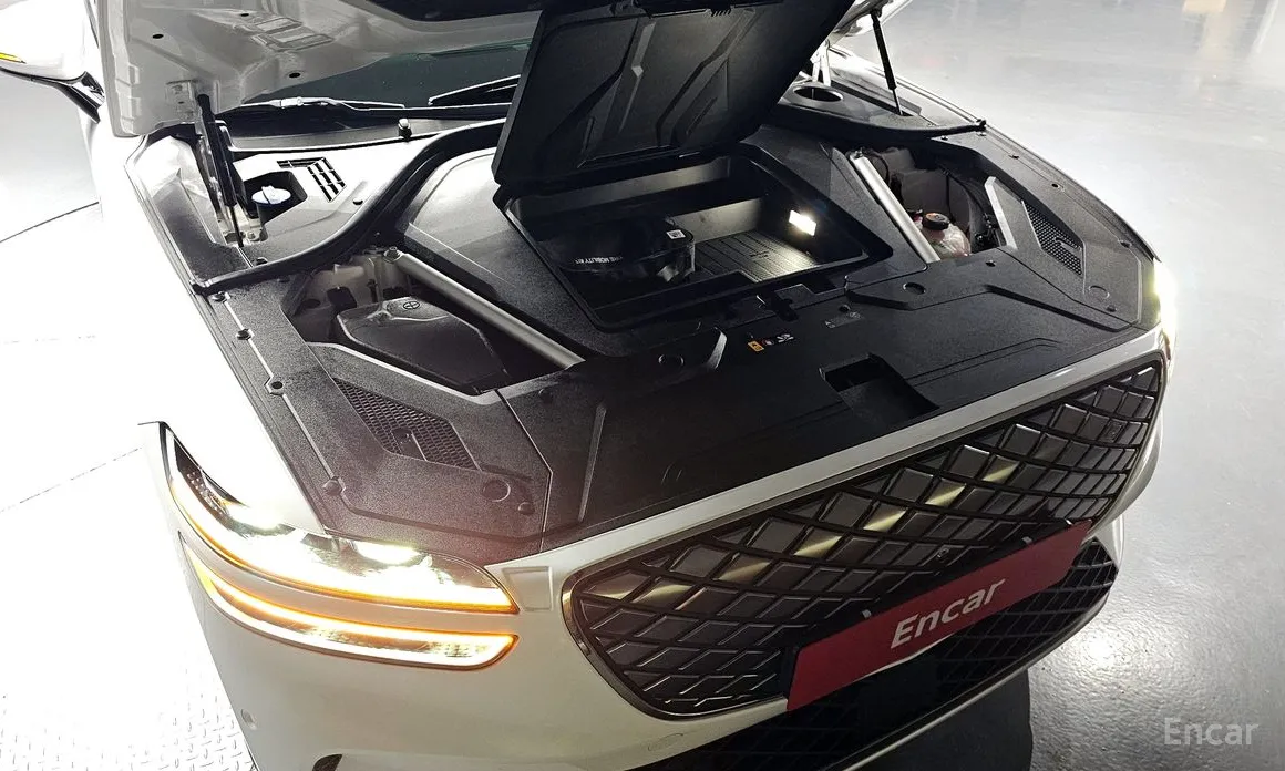 Фото 6 - Genesis GV70