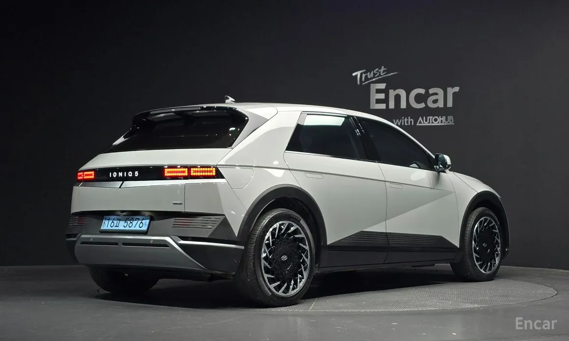 Фото 2 - Hyundai Ioniq 5