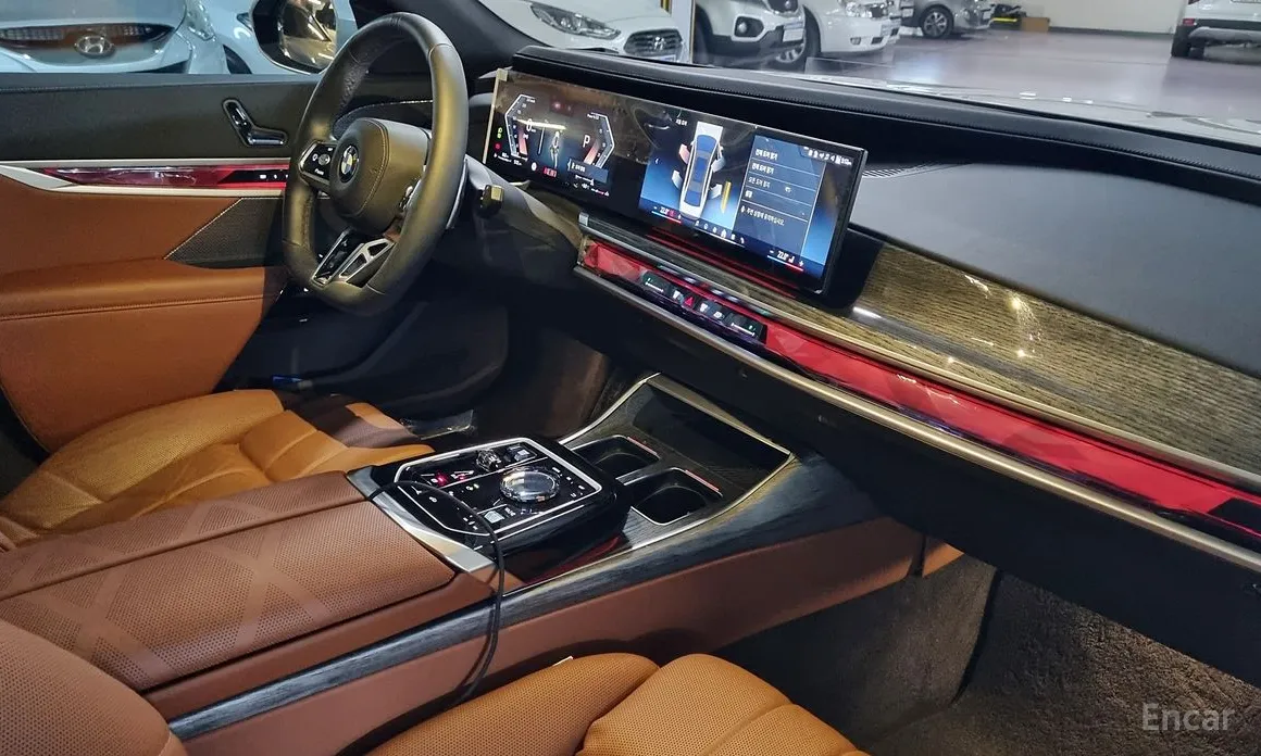 Фото 13 - BMW 7 Series