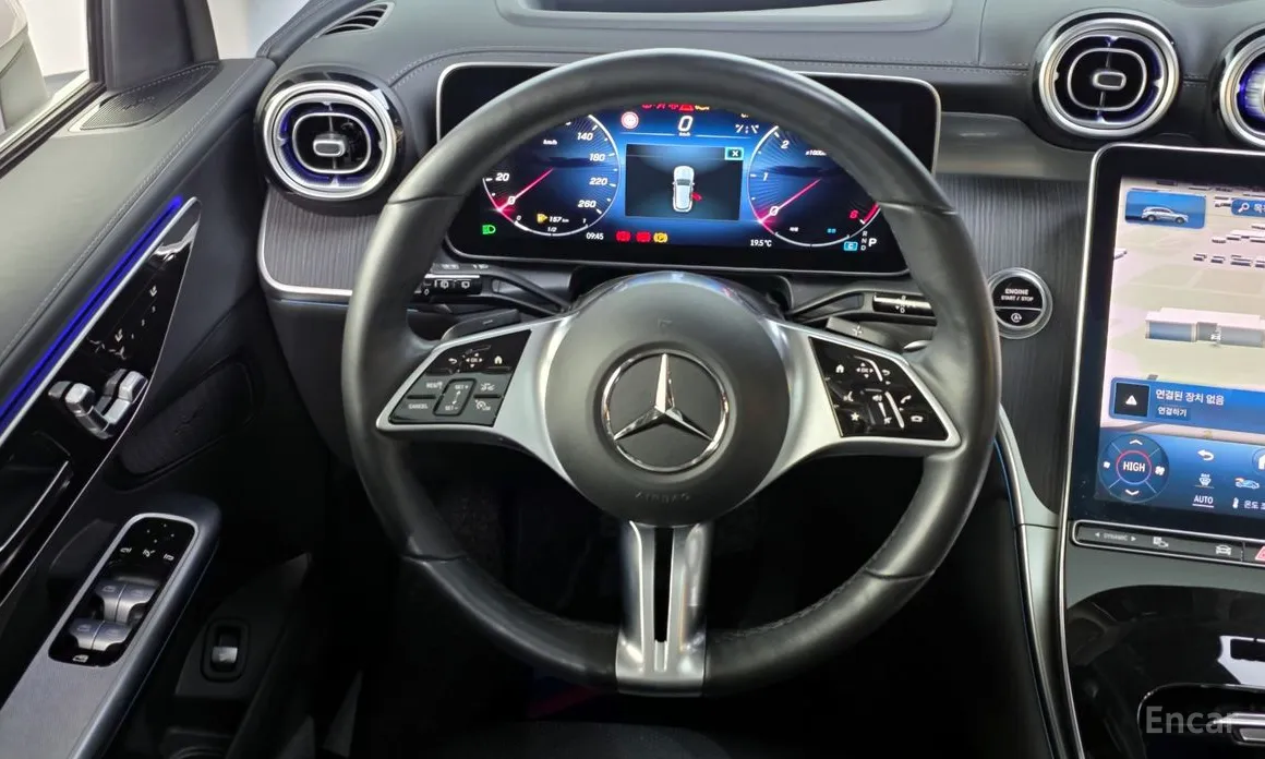 Фото 13 - Mercedes-Benz GLC-Class