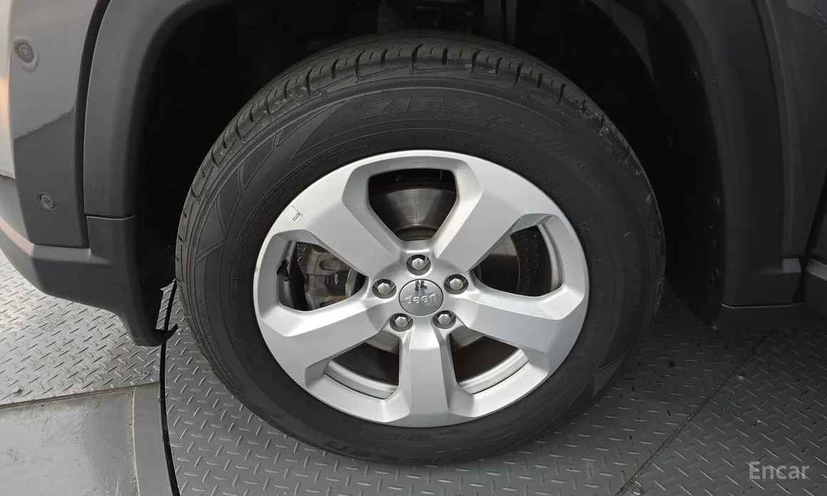 Фото 5 - Jeep Compass