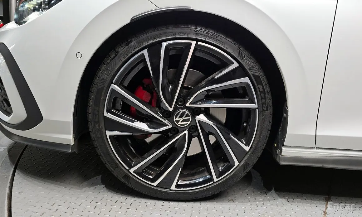 Фото 5 - Volkswagen Golf