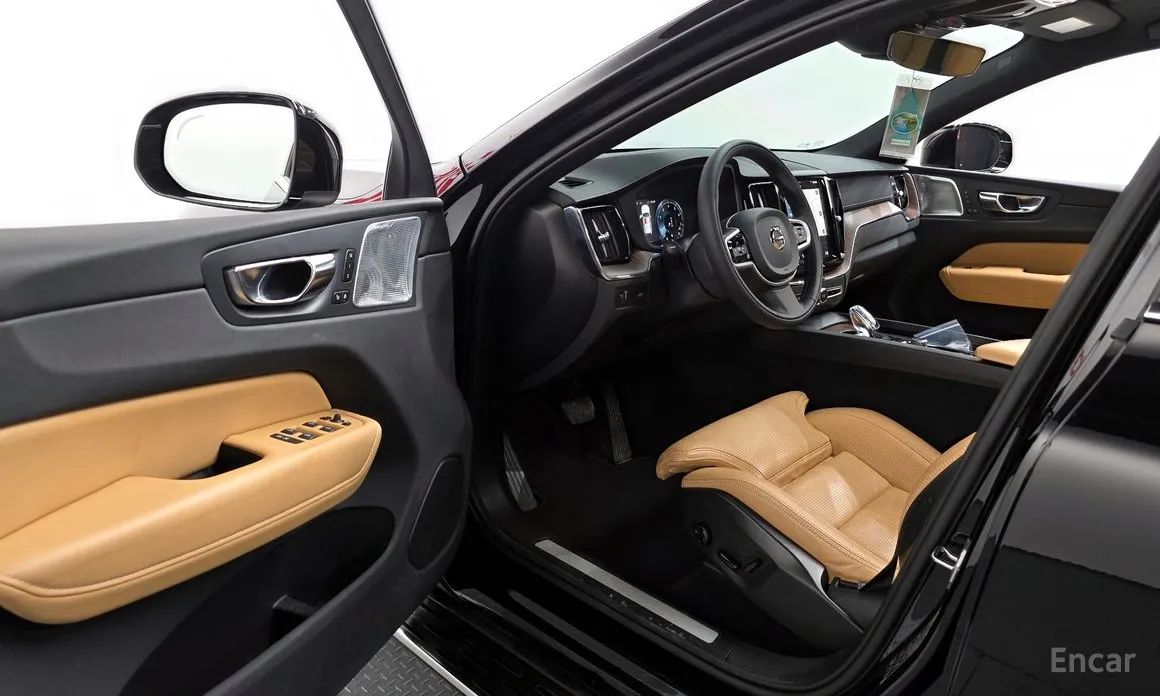 Фото 10 - Volvo XC60