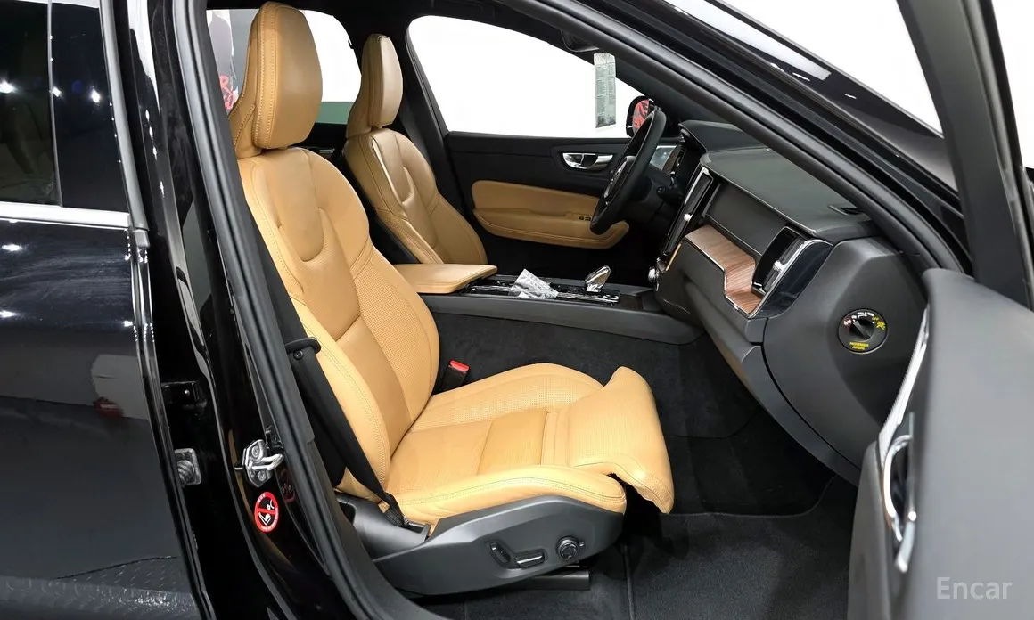 Фото 11 - Volvo XC60