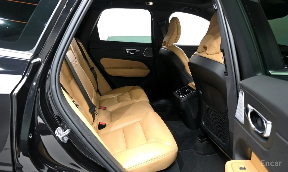 Фото 12 - Volvo XC60