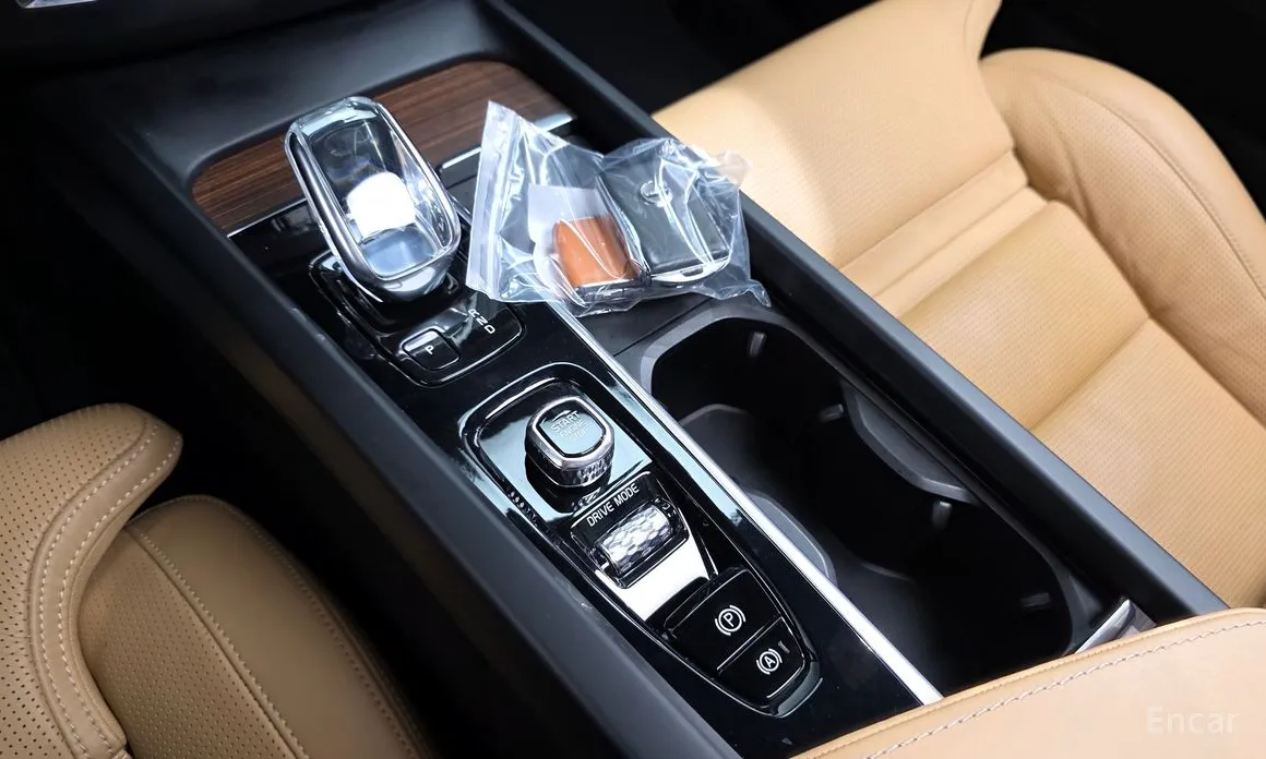 Фото 9 - Volvo XC60