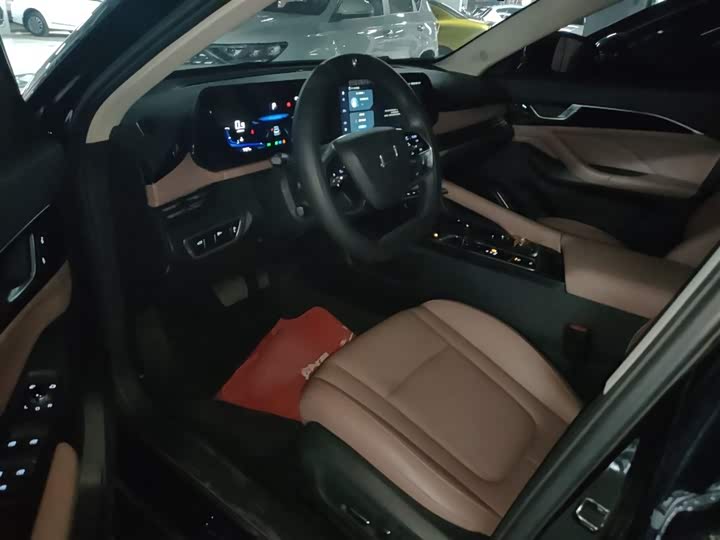 Фото 16 - Bestune B70