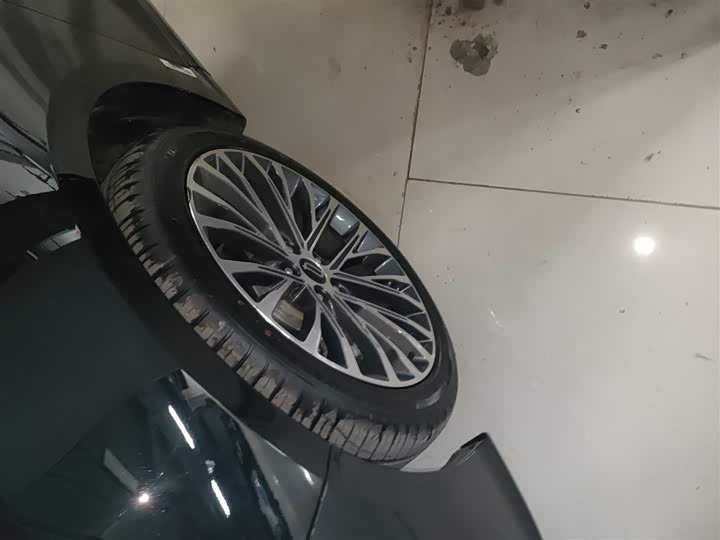 Фото 23 - Bestune B70