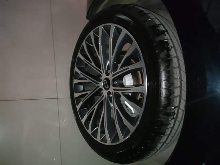 Фото 26 - Bestune B70