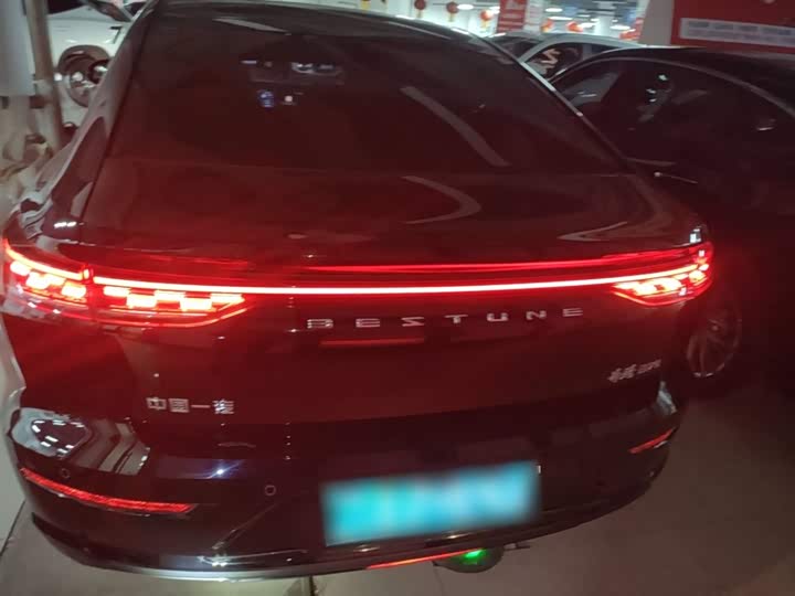 Фото 6 - Bestune B70