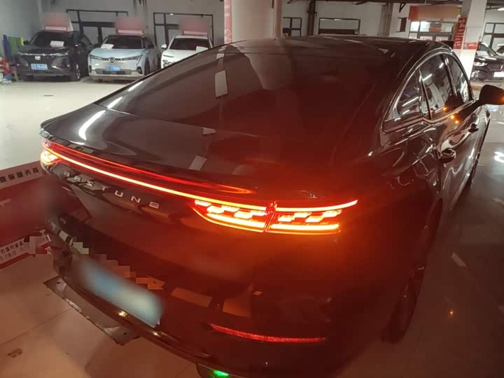 Фото 7 - Bestune B70