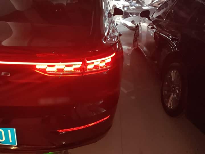 Фото 8 - Bestune B70