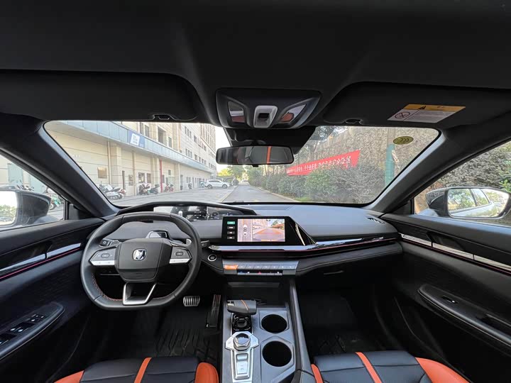 Фото 10 - Changan UNI-V