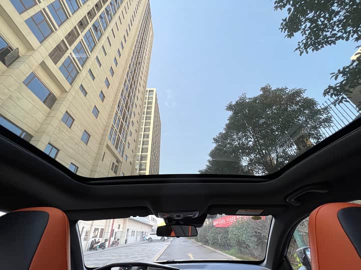 Фото 17 - Changan UNI-V