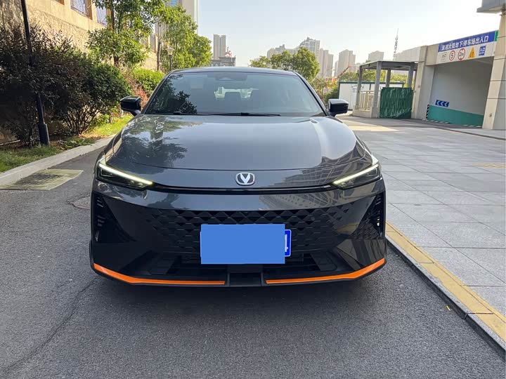 Фото 2 - Changan UNI-V