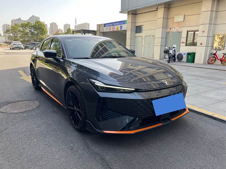 Фото 3 - Changan UNI-V