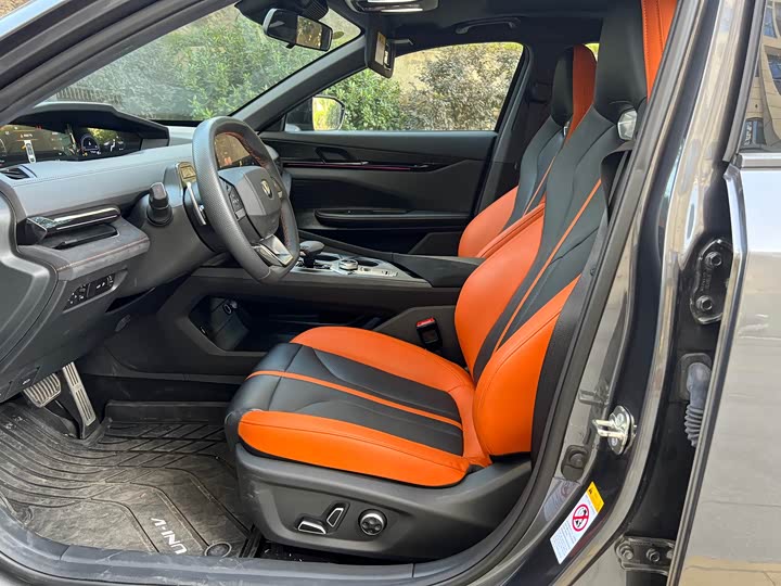 Фото 8 - Changan UNI-V