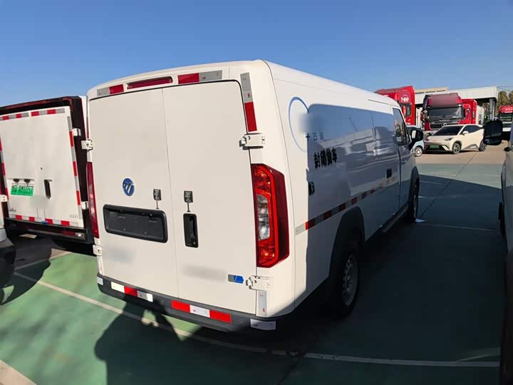 Фото 7 - Foton Smart Smurf E7