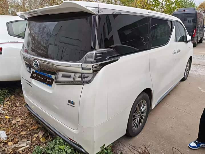 Фото 6 - Toyota Vellfire