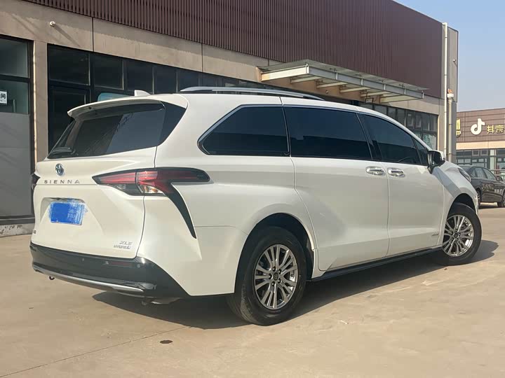 Фото 5 - Toyota Sienna